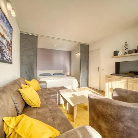 - Haus C, App 0c0702 Apartament